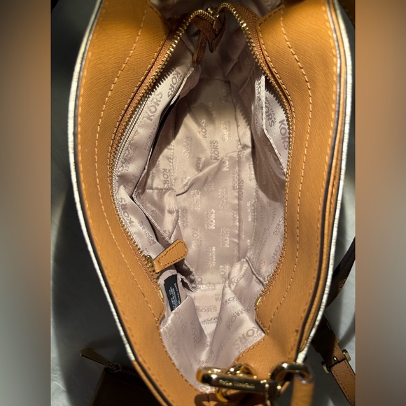 MK Signature Crossbody + Pebbled Leather Zip Wallet Bundle – Like New Gifts - Picture 7 of 12